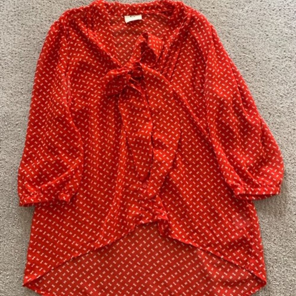 Button-down Blouse with tied bow